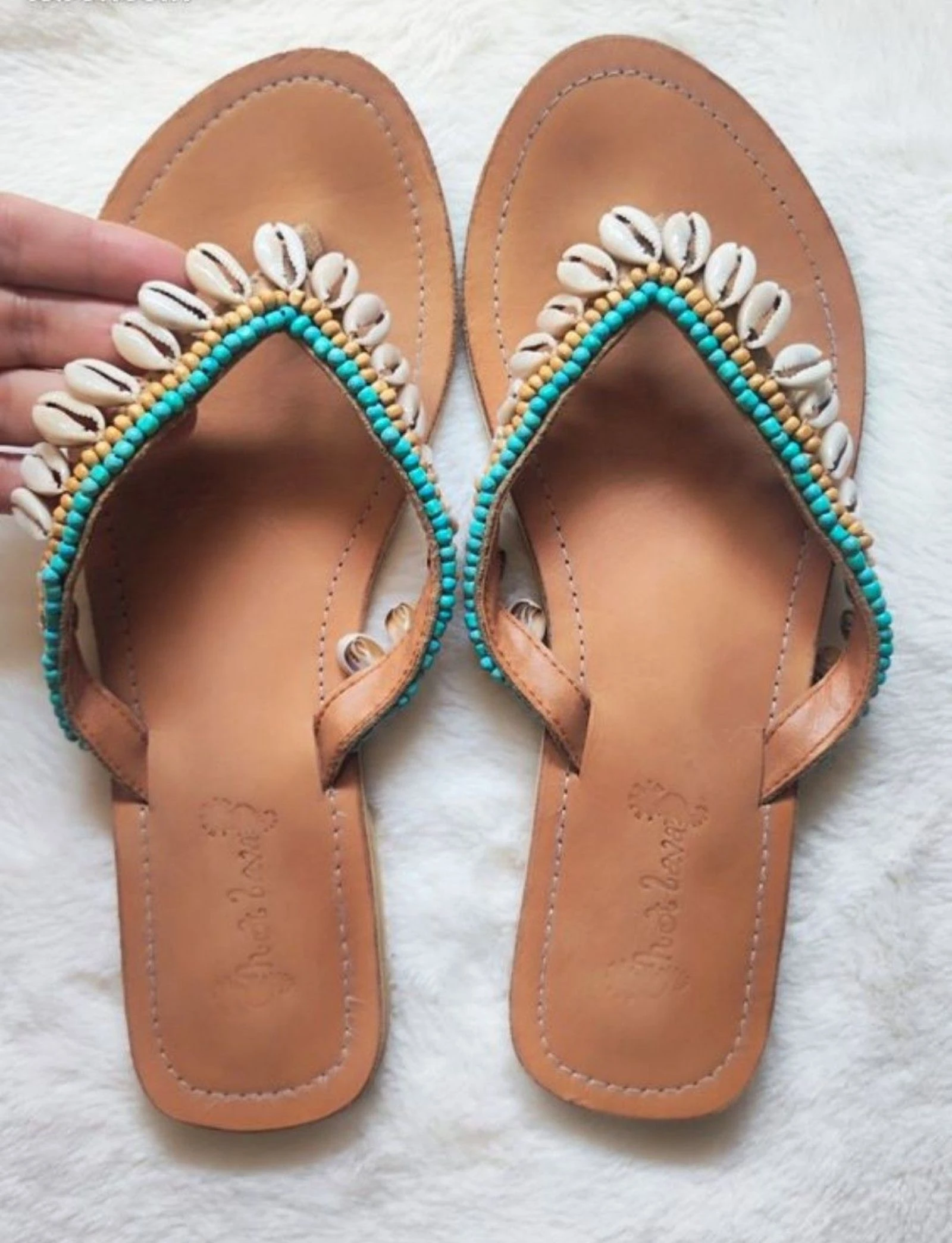 Bohemien klittenbandsandalen met schelpen en parels, maat 41 – photo 3